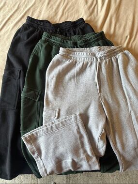 3 Old Navy High-Waisted SoComfy Wide-Leg Cargo Sweatpants in Gray, Green, Black